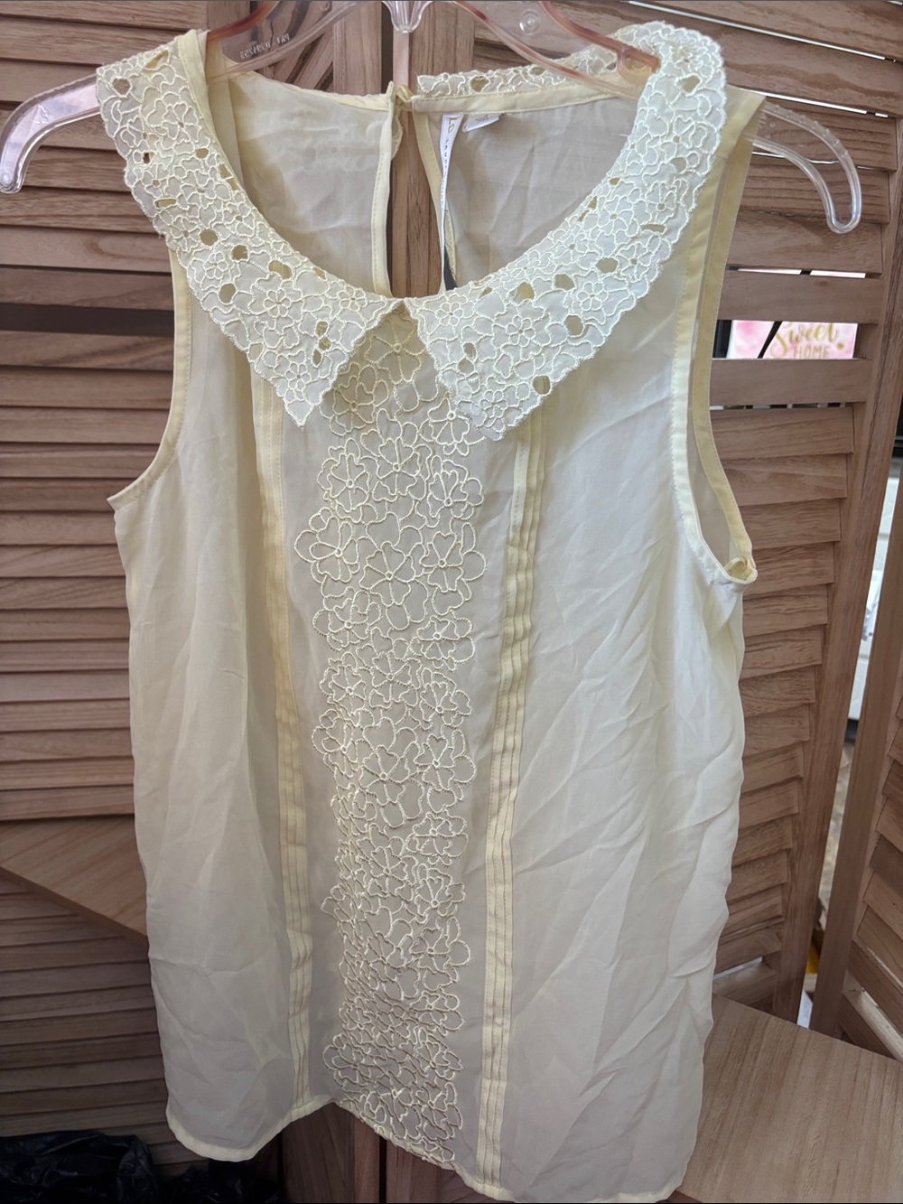 LC Lauren Conrad Pale Yellow Floral Lace Collar Top Small